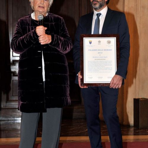 Liliana Segre premiata Gran Paladina della Memoria a Milano